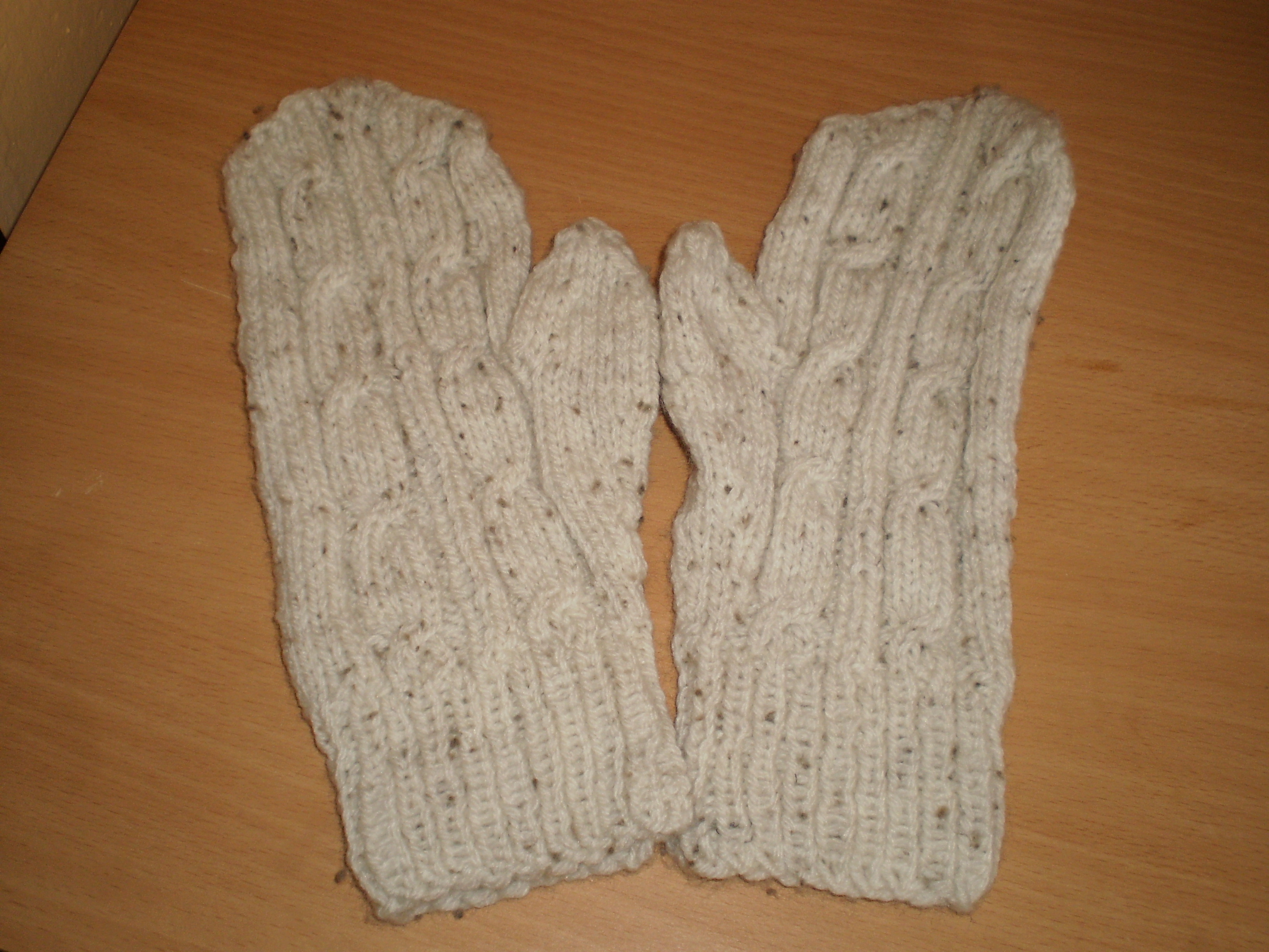 PLetené rukavice k čepici